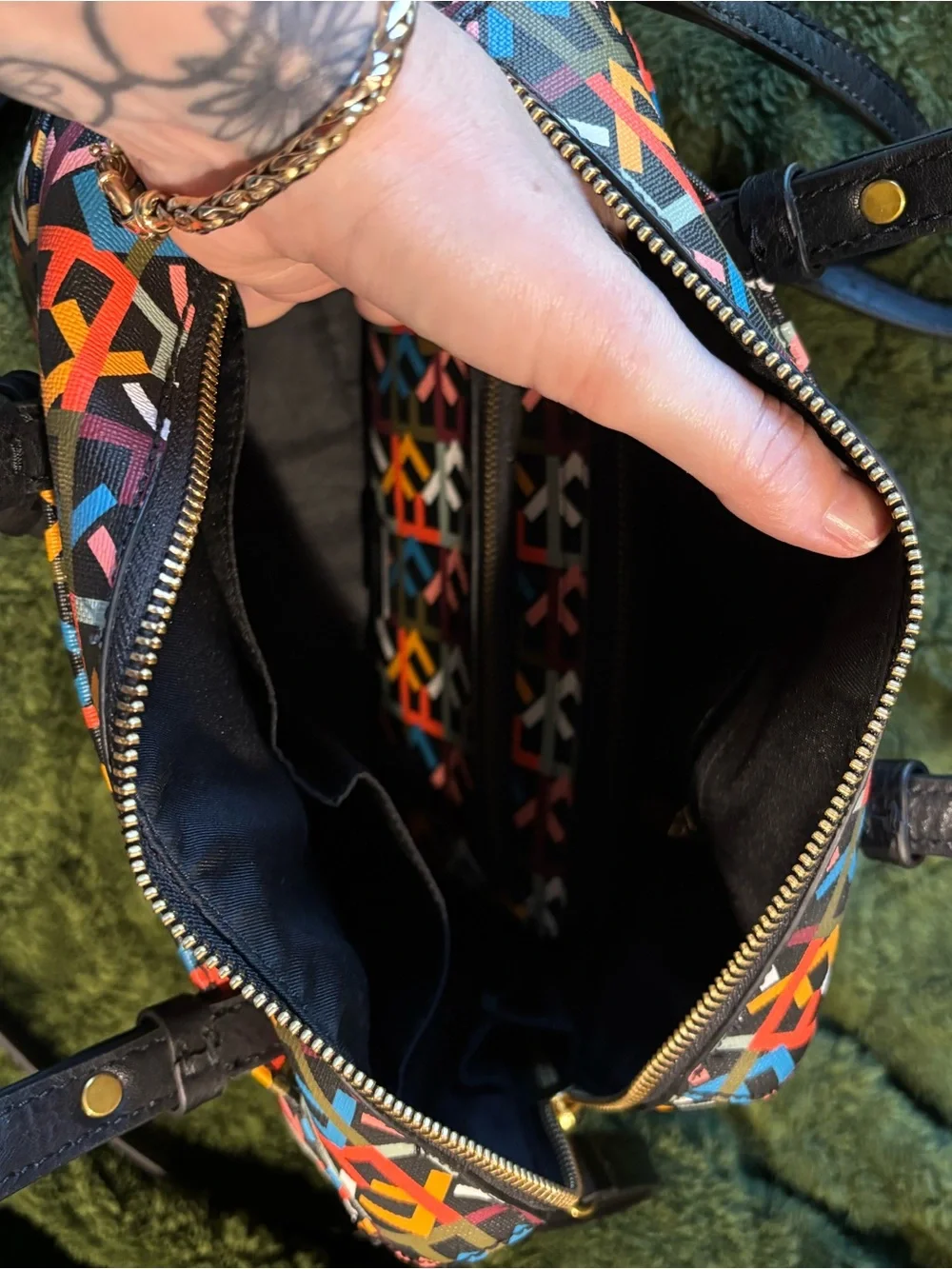 Fossil vibrant geometric